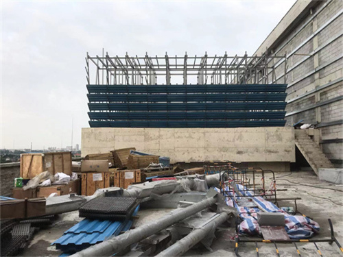 開(kāi)式冷卻塔電機(jī)和水盤保護(hù)措施(開(kāi)式冷卻塔一般能降